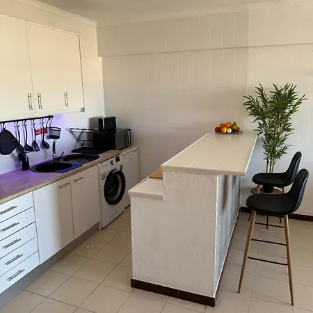 Cozy Sea View With Balcony & Access Apartament *