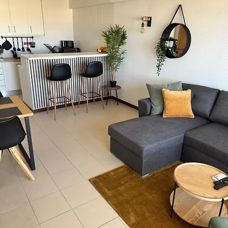 Cozy Sea View With Balcony & Access Apartamento *