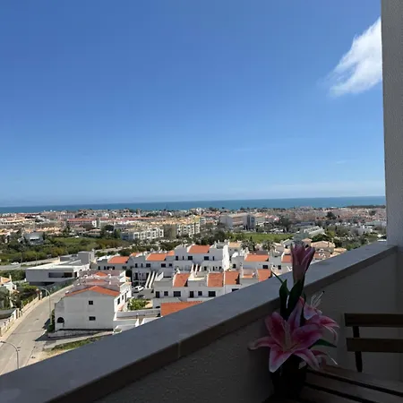 Cozy Sea View With Balcony & Access * Албуфейра