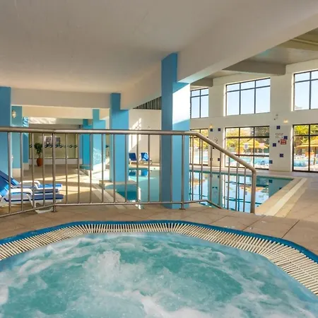 Cozy Sea View With Balcony & Access Apartament